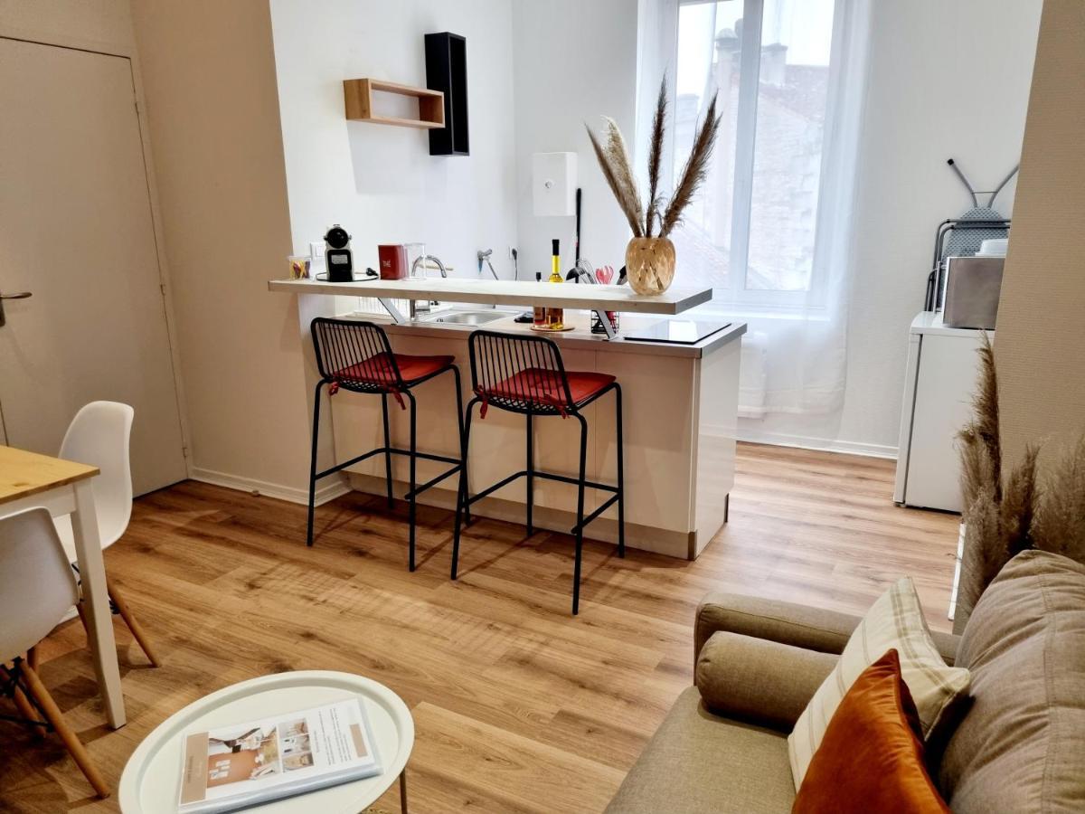 Meublés du chêne vert, cœur de Jarnac Extérieur photo